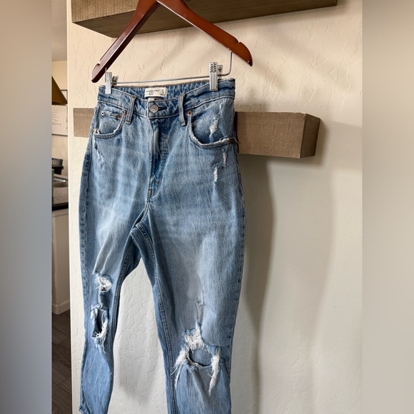 Abercrombie & Fitch|Curve Love denim in distressed skinny high rise-Light Blue• - Picture 5 of 11